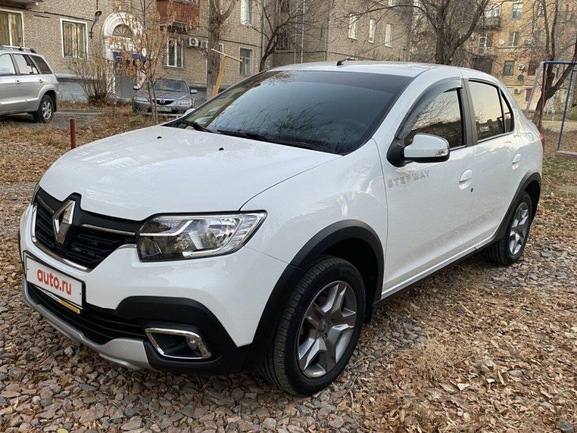 Рено Логан степвей белый