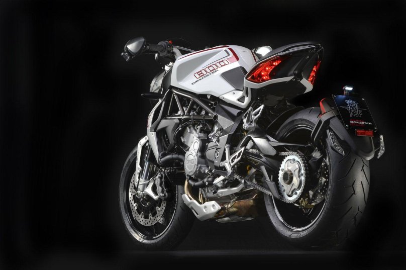 Мотоцикл MV Agusta brutale Dragster 800
