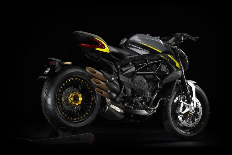 MV Agusta Dragster 800rr Pirelli