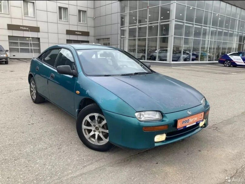 Mazda 323 v