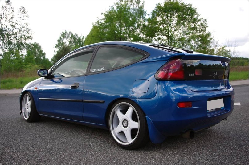 Mazda 323 f Coupe