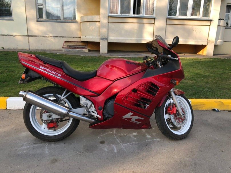 Suzuki rf400rv