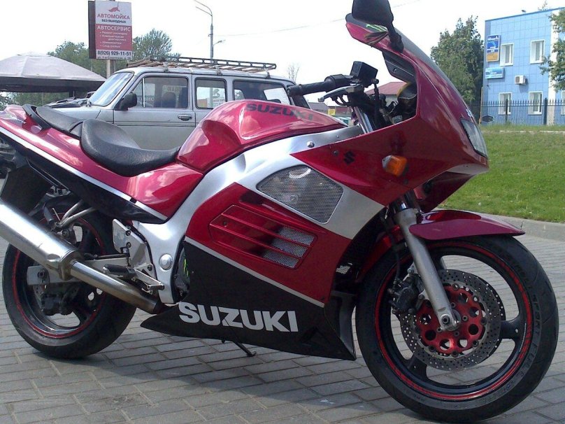 Сузуки rf400