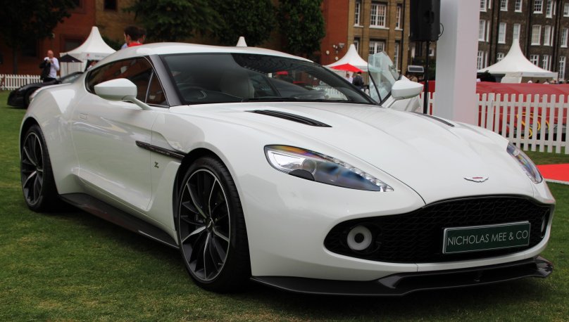 Aston Martin Vanquish 2023