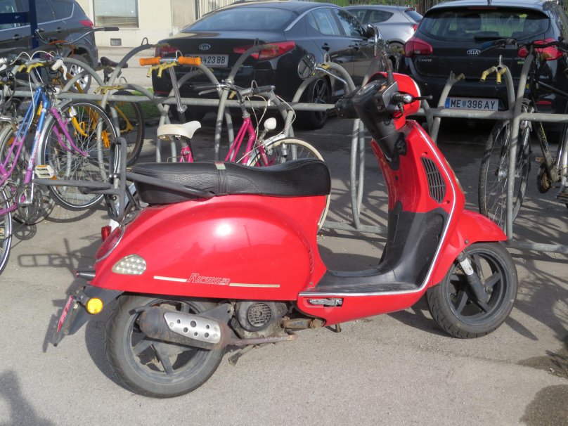 Номер рымы на скутере Gryphon Cometa