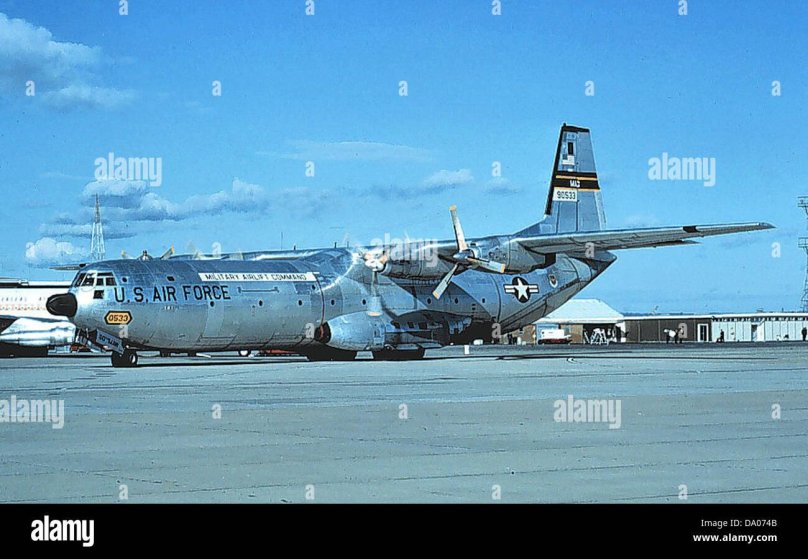C-133 самолет