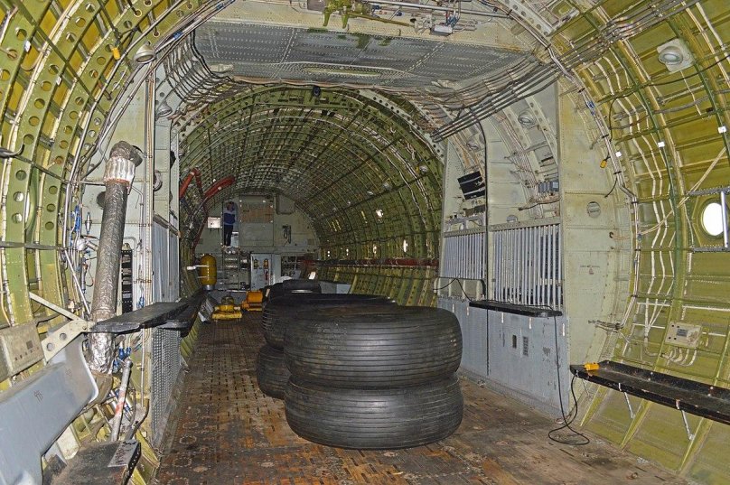 Douglas c-133 Cargomaster кабина