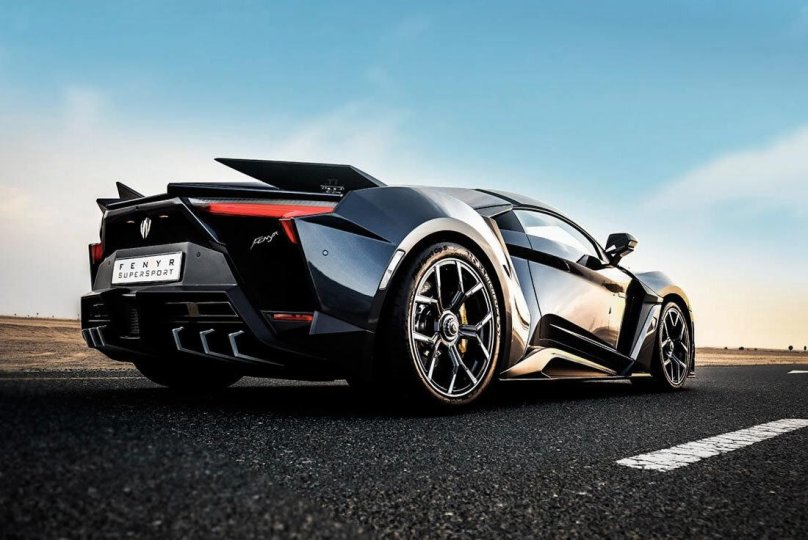 Машина w Company Fenyr Supersport