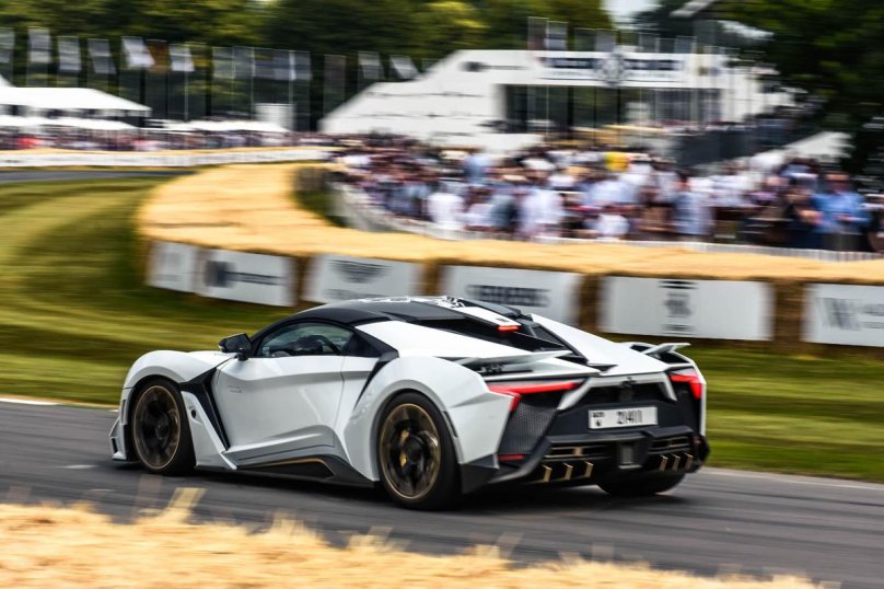 Supersport машина