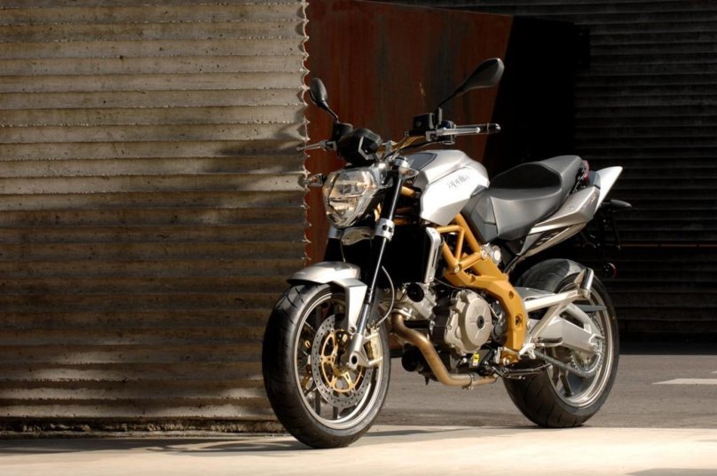 Aprilia 750