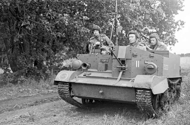 Бронетранспортер универсал Карриер