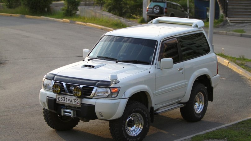 Nissan Safari y61