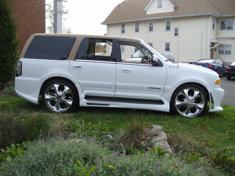 Lincoln Navigator 2