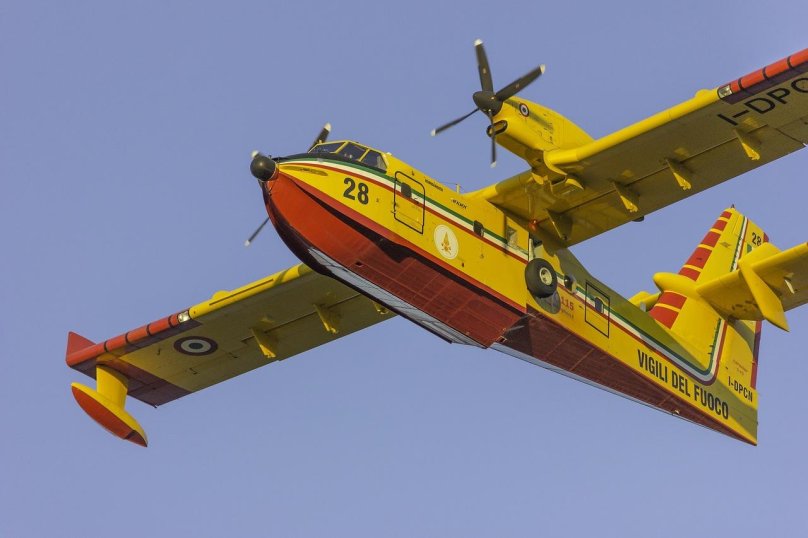 Canadair CL-415