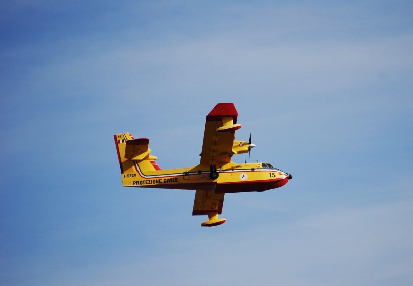 Самолёт Canadair CL-215 Неудержимые