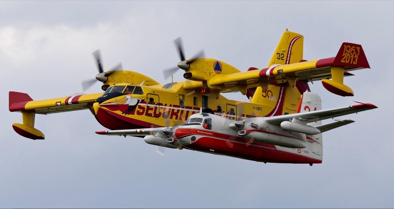 Самолет Canadair CL-415