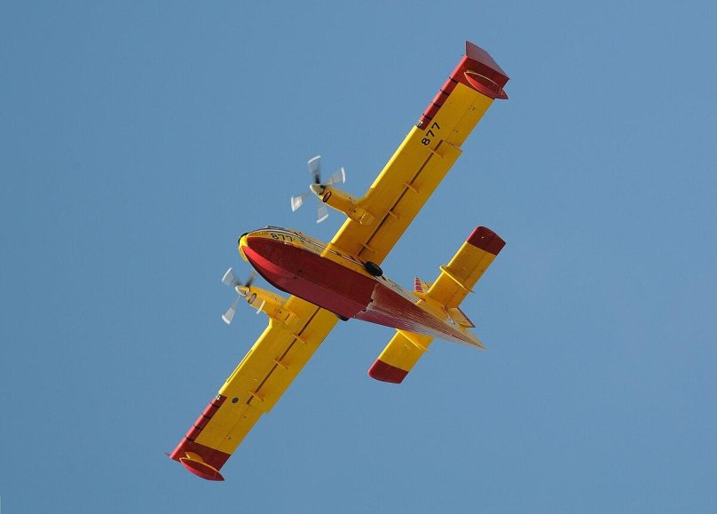 Самолет Canadair CL-415