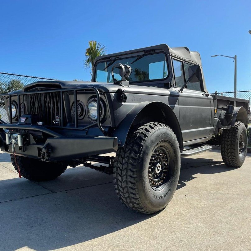 Kaiser Jeep m715 (1965).