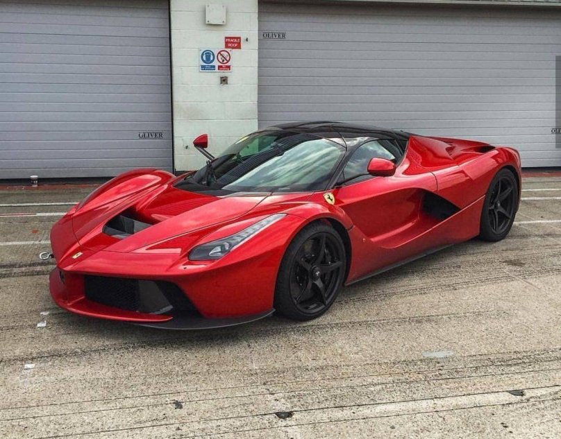 Феррари ла Феррари