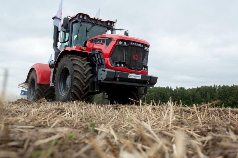 Трактор Кировец к 742