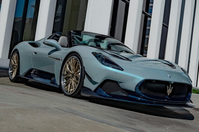 Мазерати родстер