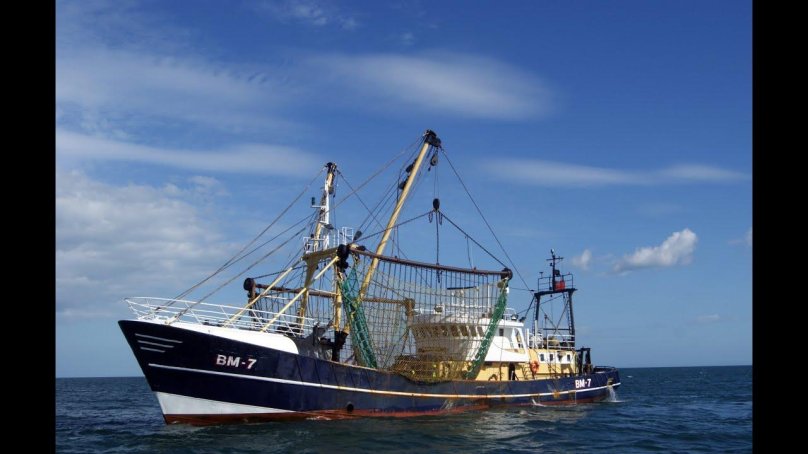 Рыболовецкий траулер "мыс Сенявина"