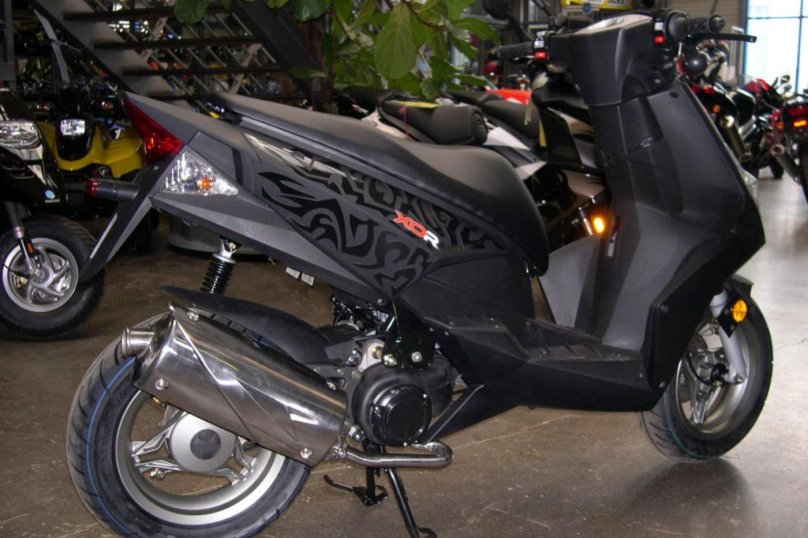 Скутер Generic XOR 50