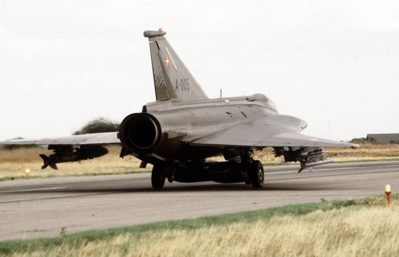 Saab 35 Draken фото