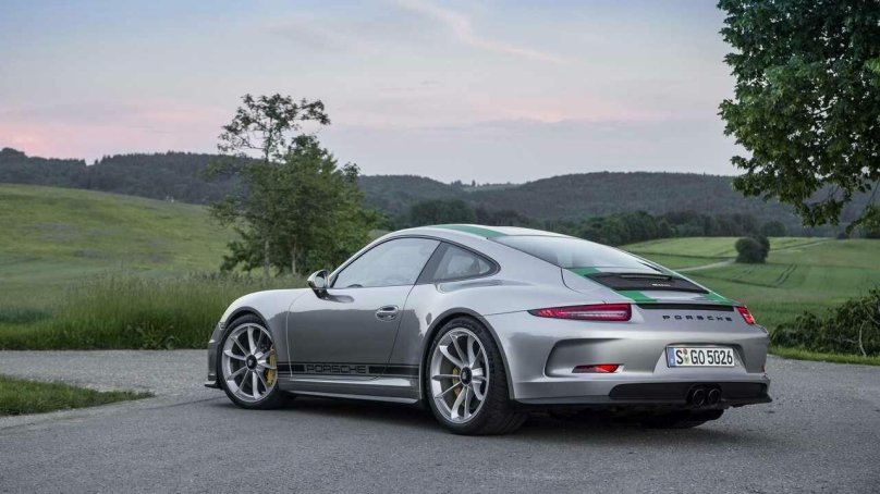 Порше 911 r