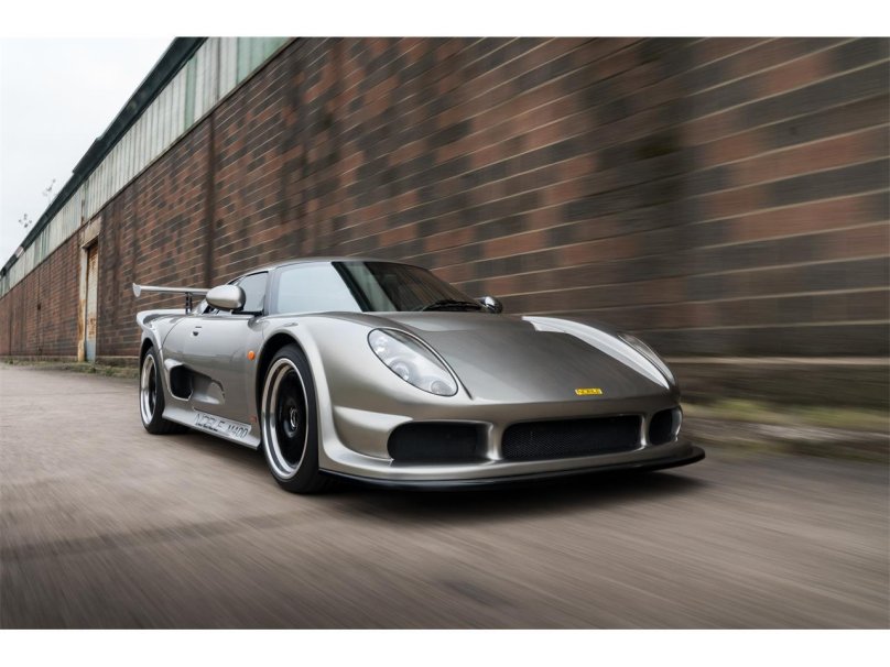 Noble спорткар m-400