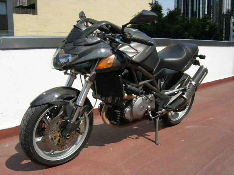 Cagiva v Raptor 1000