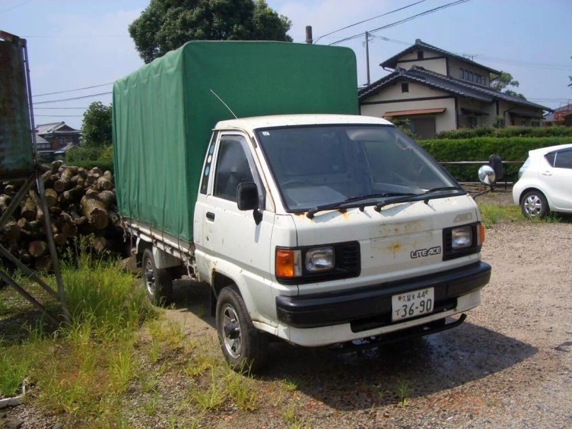 Toyota Lite Ace Truck