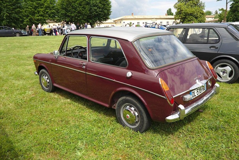 Morris 1300