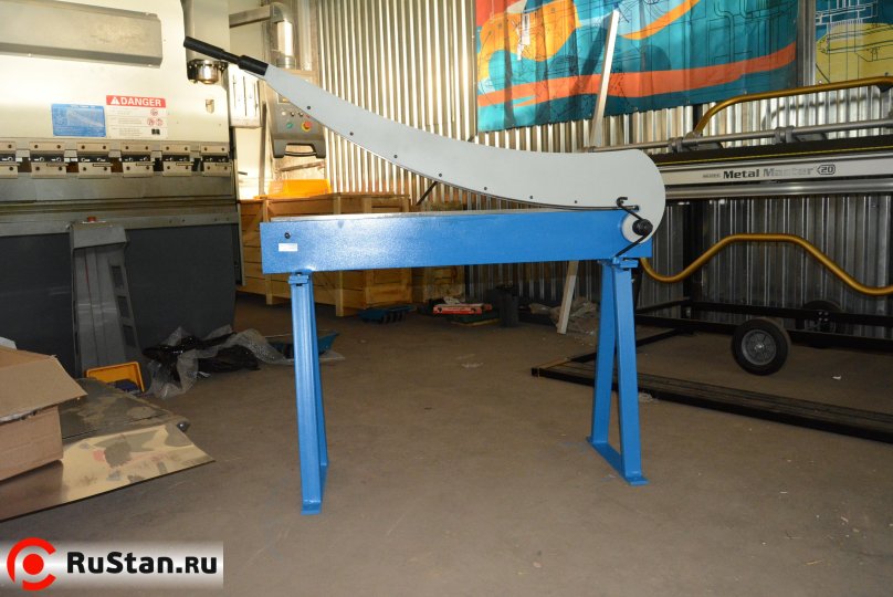 Гильотина сабельного типа MG-1300