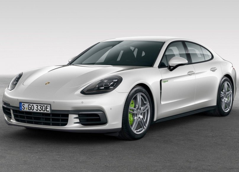 Порше Панамера 2016