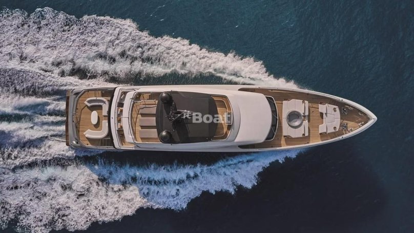 Azimut grande 38 metri tri-Deck