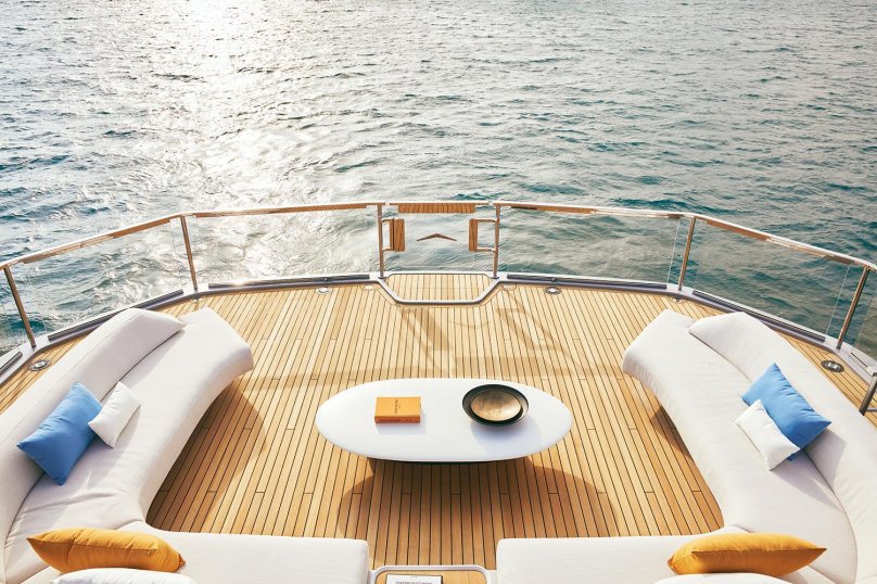 Azimut grande 38 metri tri-Deck