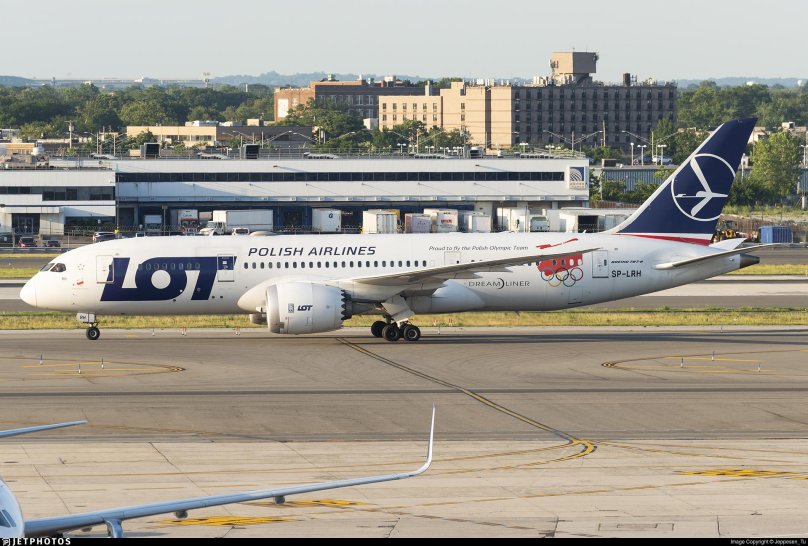 Боинг 747 СП упс