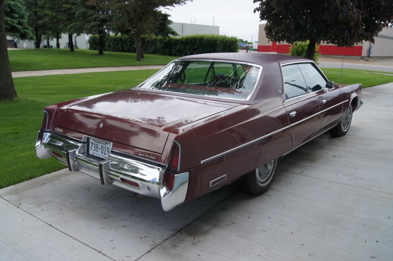 Chrysler New Yorker Brougham