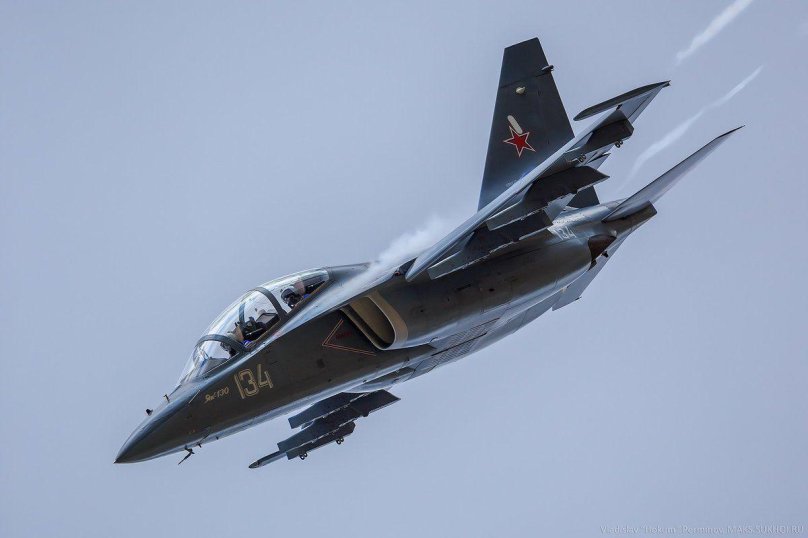 Самолет военный