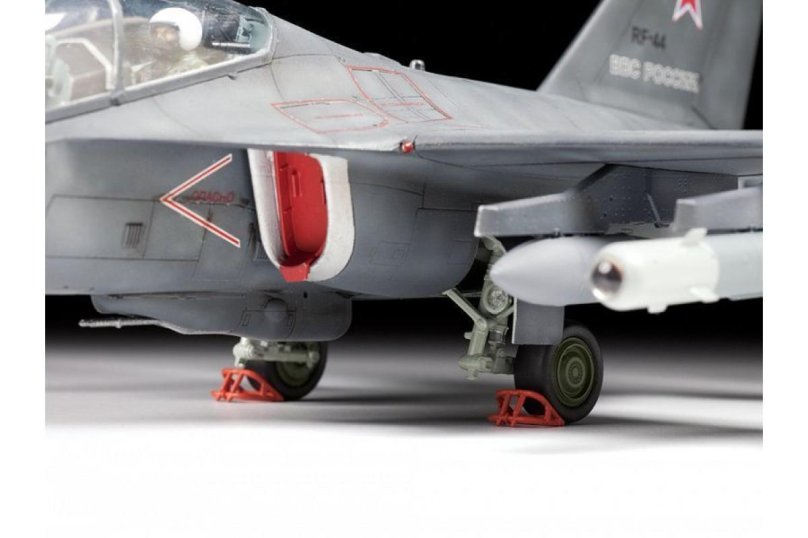 4818 Легкий бомбардировщик як-130 звезда, 1/48