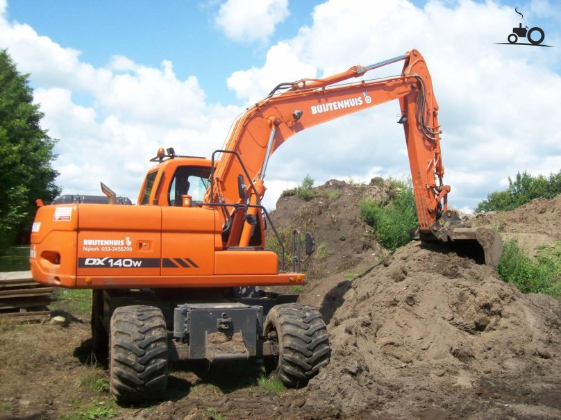 Doosan dx140w