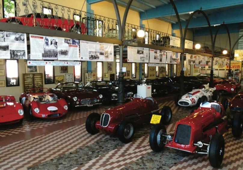 Музей автомобиля Ferrari в Модене, Италия