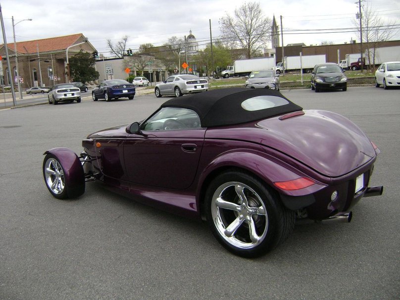 Машина Plymouth Prowler