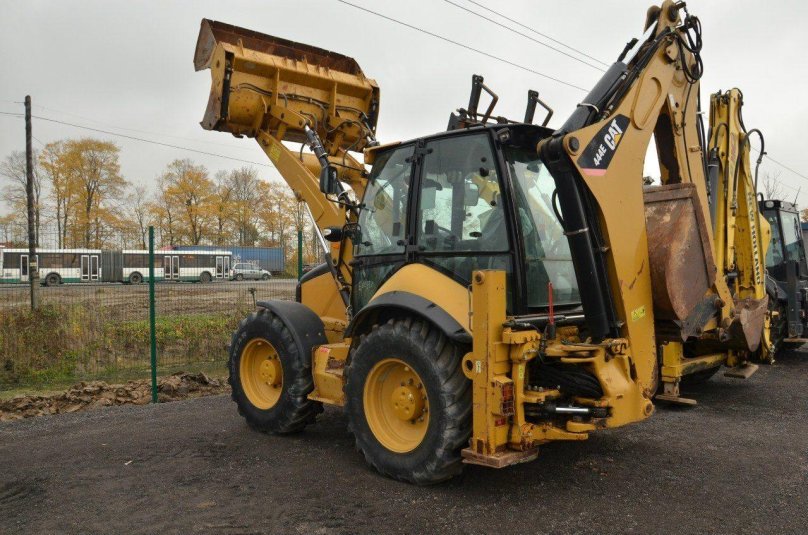 Экскаватор-погрузчик Caterpillar 428e