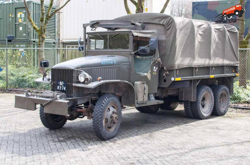 Грузовик GMC 353