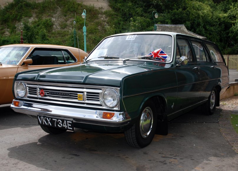 Автомобиль Воксхолл Виктор