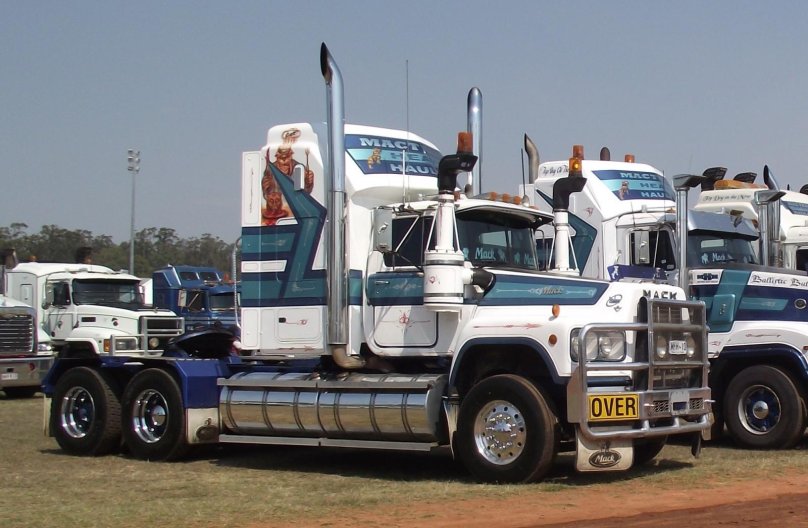 Mack Titan 10 австралийский тягач