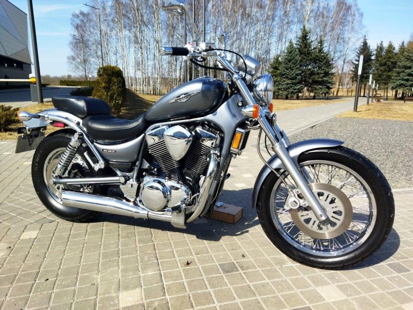 Suzuki vs 1400 Intruder