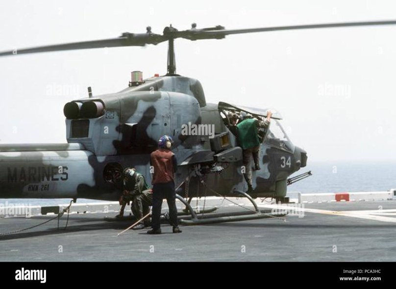 Bell Ah-1 Cobra вертолет